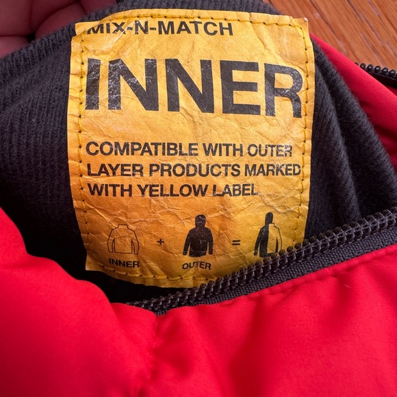 The North Face Burgundy Puffer Jacket - Reversible Size Youth Large - Picture 6 of 8